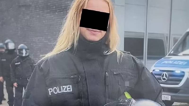 Berlin’de polis, cinsel ilişki teklifini reddeden ekip arkadaşlarını dövdü